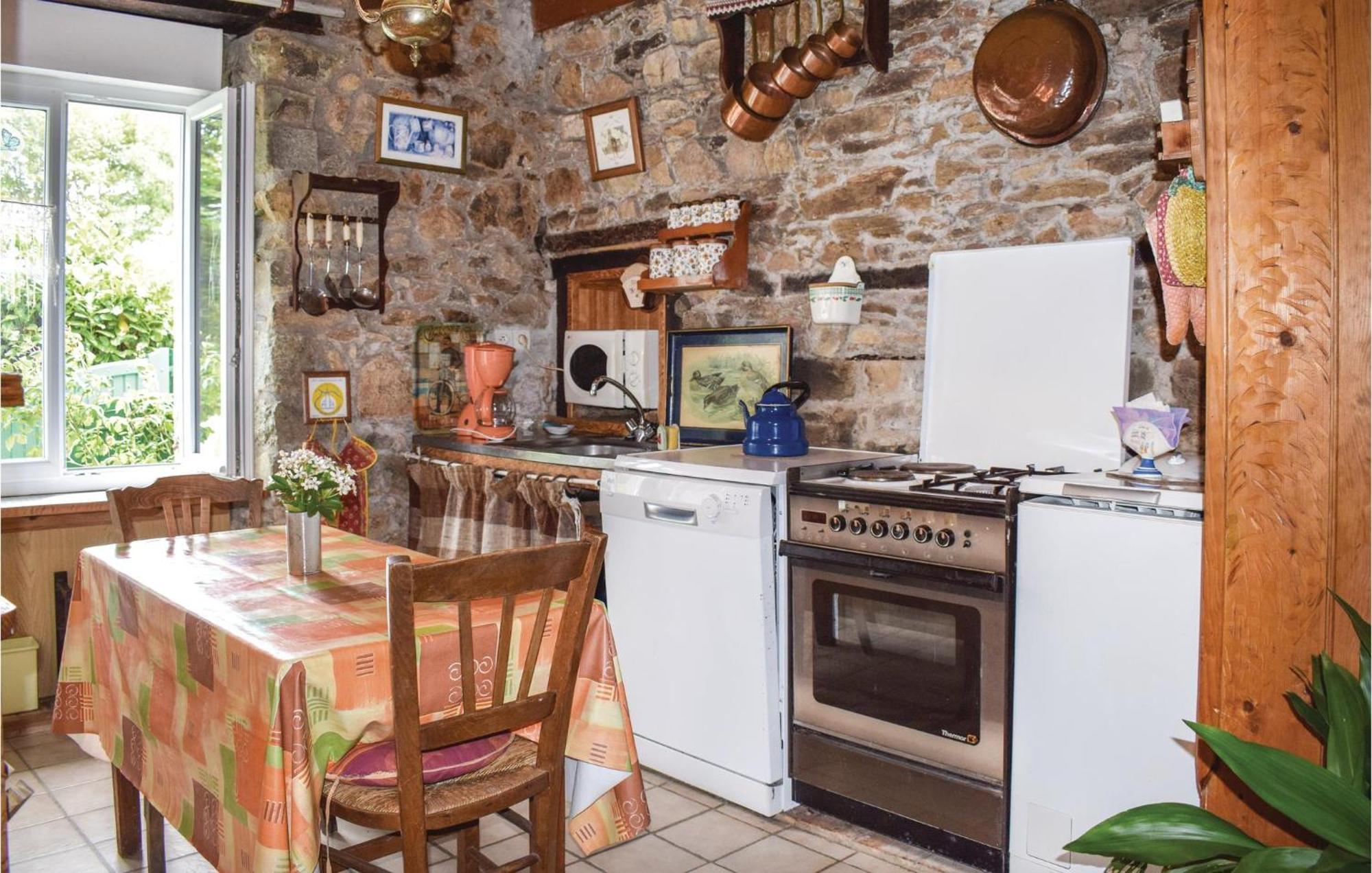 Lovely Home In Le Faouet With Kitchen Экстерьер фото